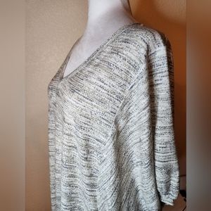 LULAROE Renee Top NWT Size Medium Bat Wing Sleeve